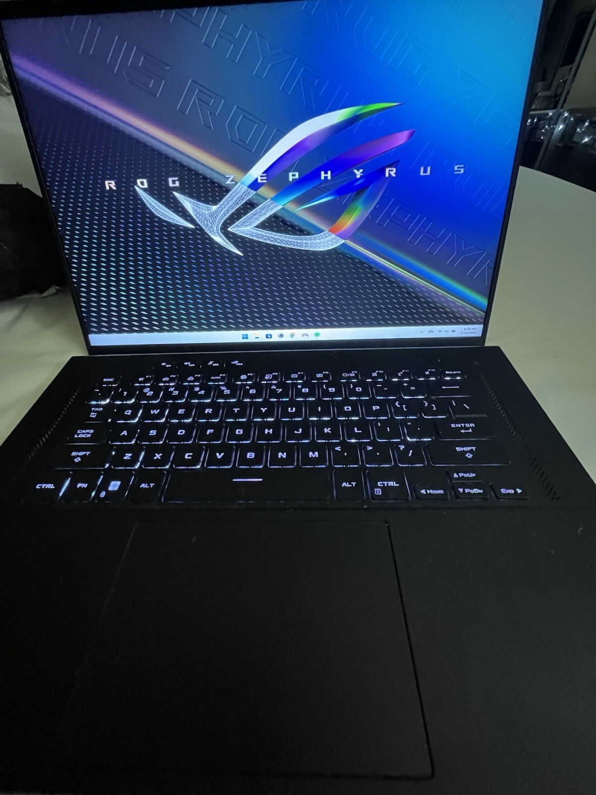 ASUS ROG Zephyrus 16″ (1TB, Intel Core i9 11th Gen., 4.90 GHz, 16GB)