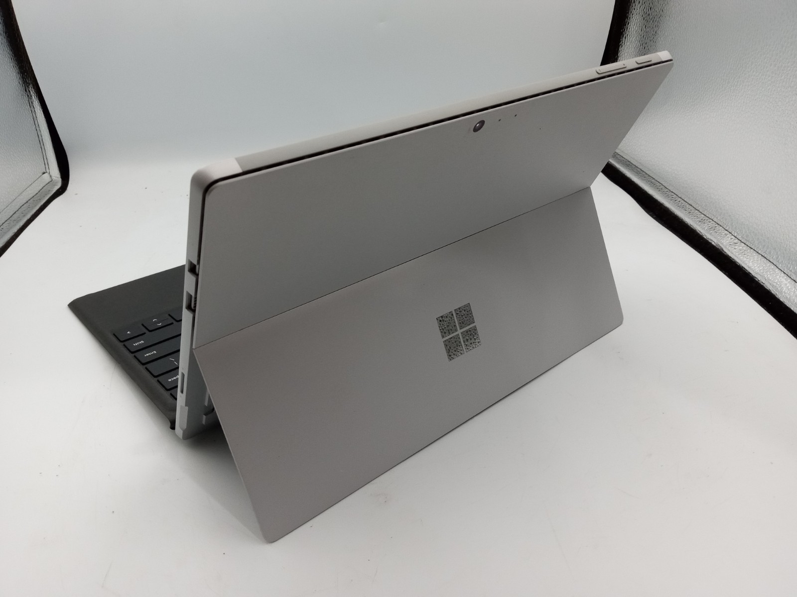 Microsoft Surface Pro 5 1796 12.3″ i7-7660U 16GB RAM 512GB SSD W11 with Case -RR