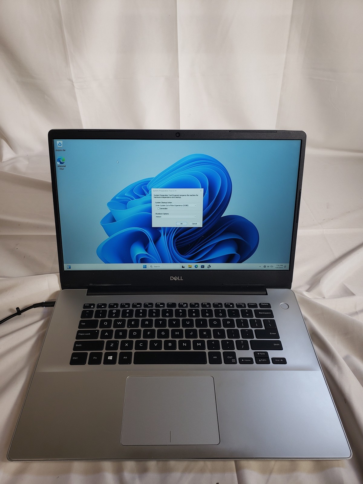 Dell Inspiron 5585 Ryzen 7 3700U 16GB RAM 256GB NVME SSD 15.6″ Win11H