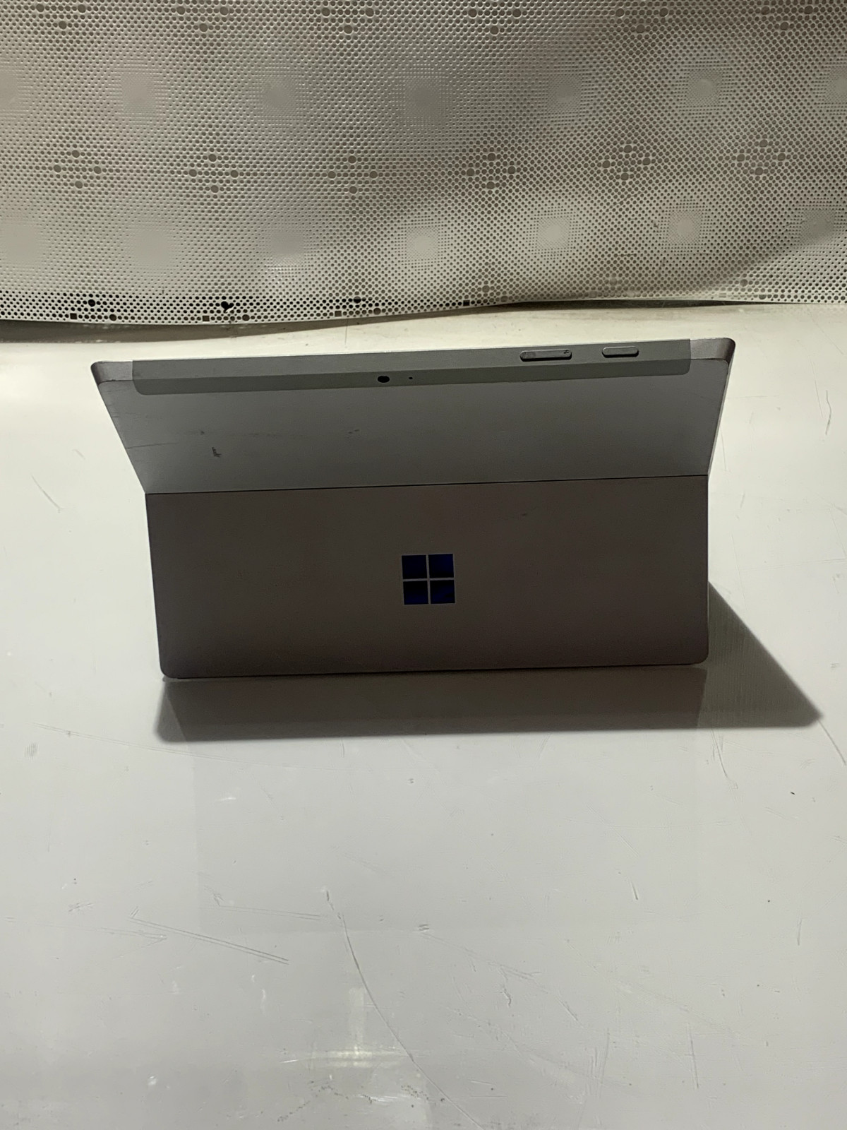 MICROSOFT SURFACE 1645 ATOM X7-Z8700@1.60GHZ 4GB RAM 128GB W10P TOUCH W/AC *QTY
