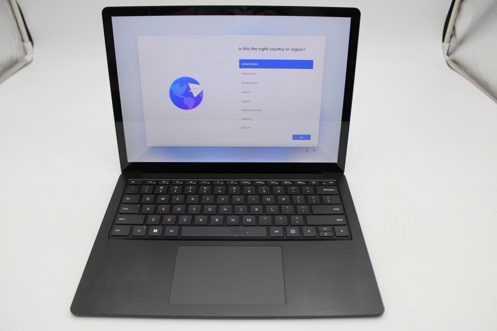 Microsoft Surface Laptop 4 Used 13.5″ i7-1185G7, 16GB RAM, 256GB NVMe