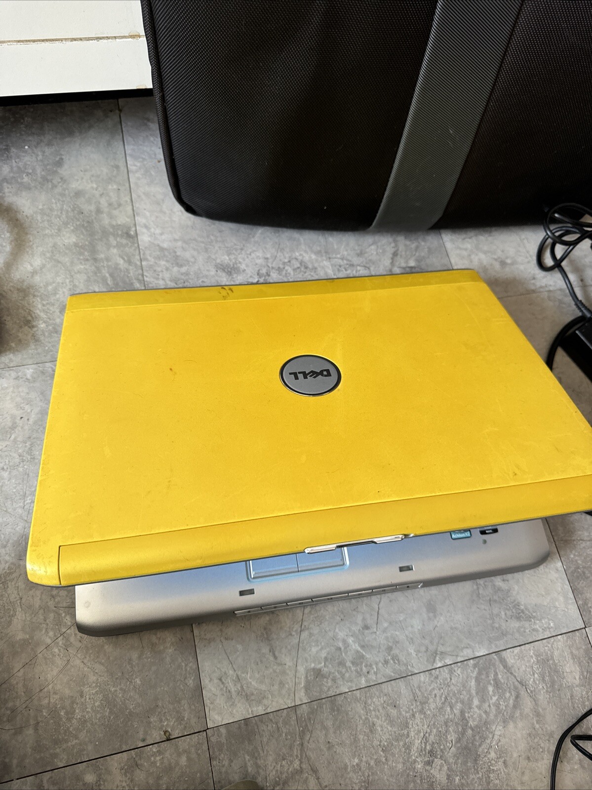 Lg Wdscreen Dell Inspiron 1521 Laptop 1.GB Windows 7 Pro AMD Turion 64×2 Battery