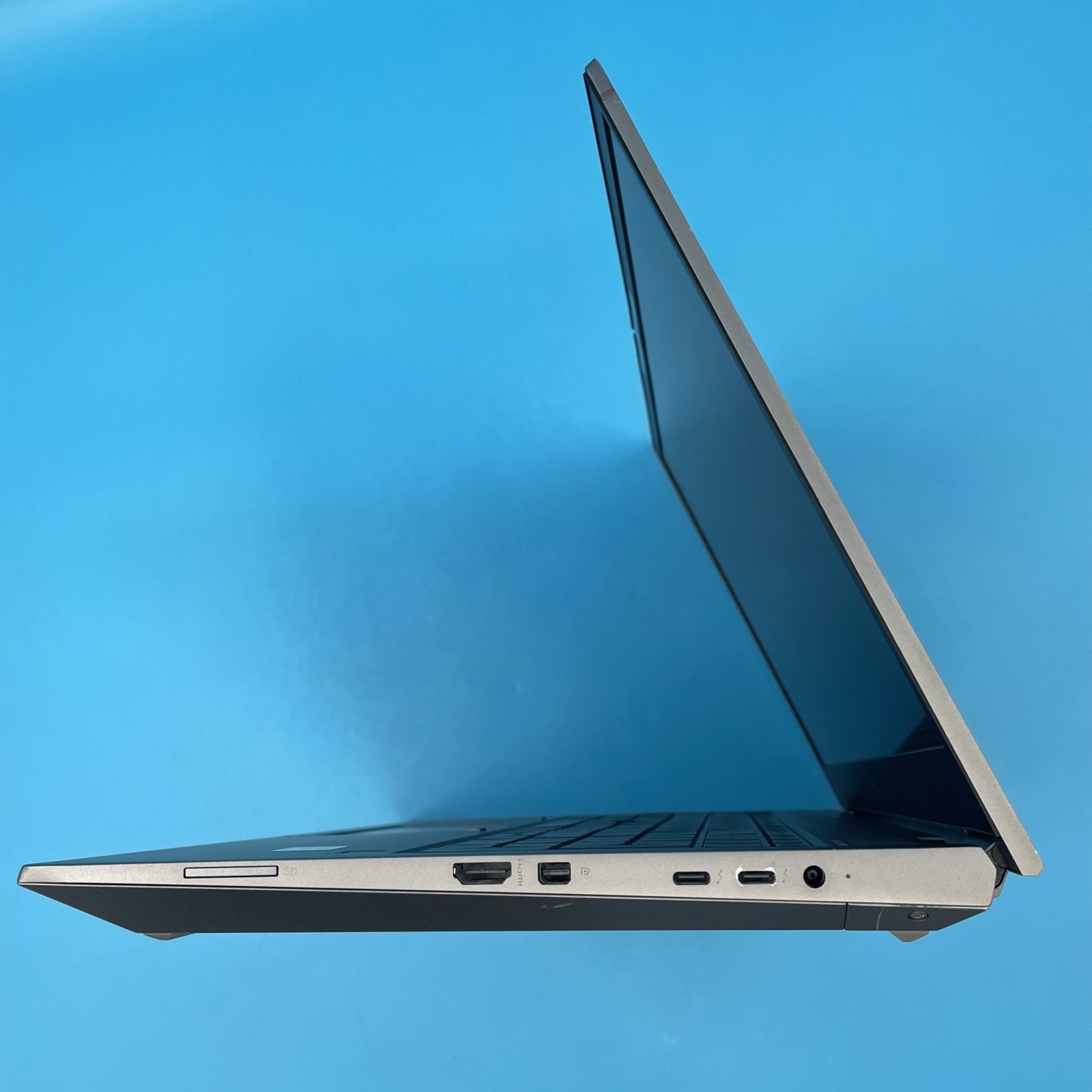 HP ZBook Fury G7 | i7-10850H | 32GB RAM | 256GB SSD | T2000 | W11 PRO | 74% BATT