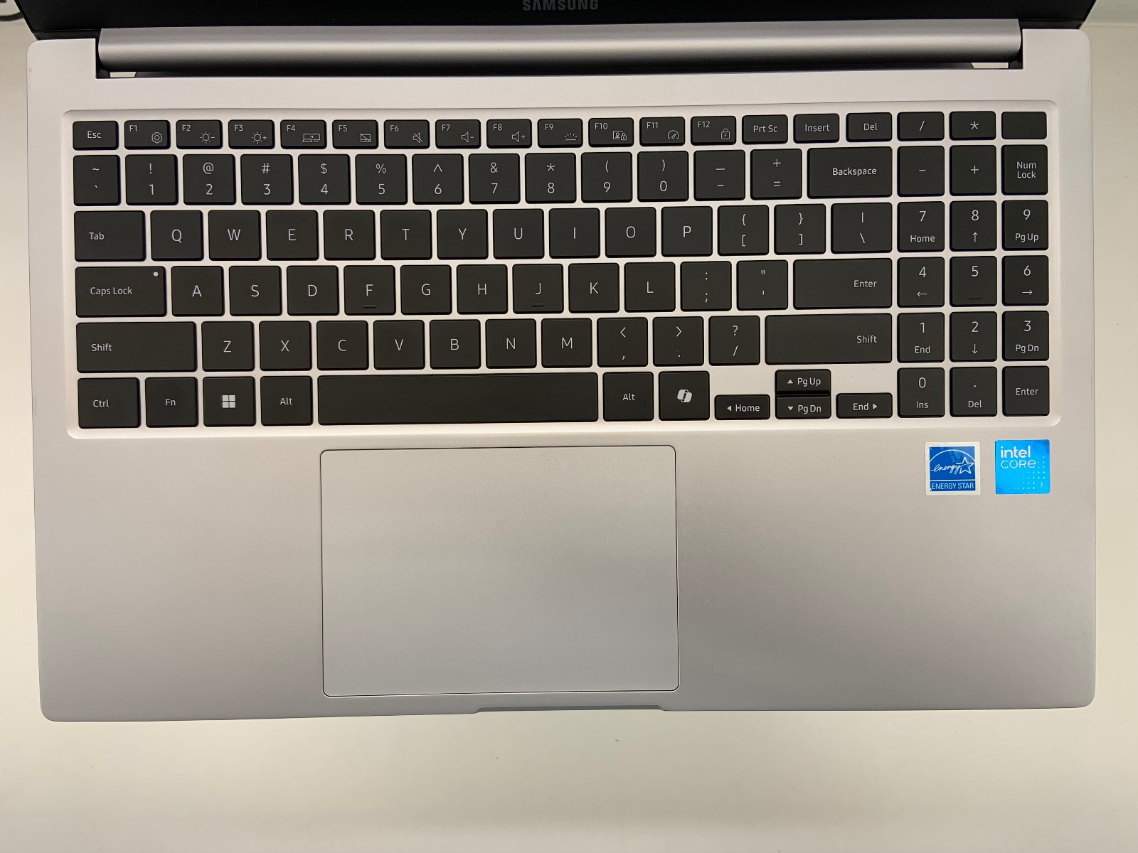 Samsung Galaxy Book4 15.6″ FHD Intel Core 7, 16GB, 512GB SSD, Win11