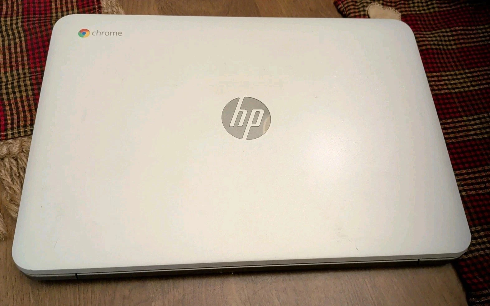 HP 14-ak040nr Chromebook – Parts Only Needs Keyboad and Power port good screen