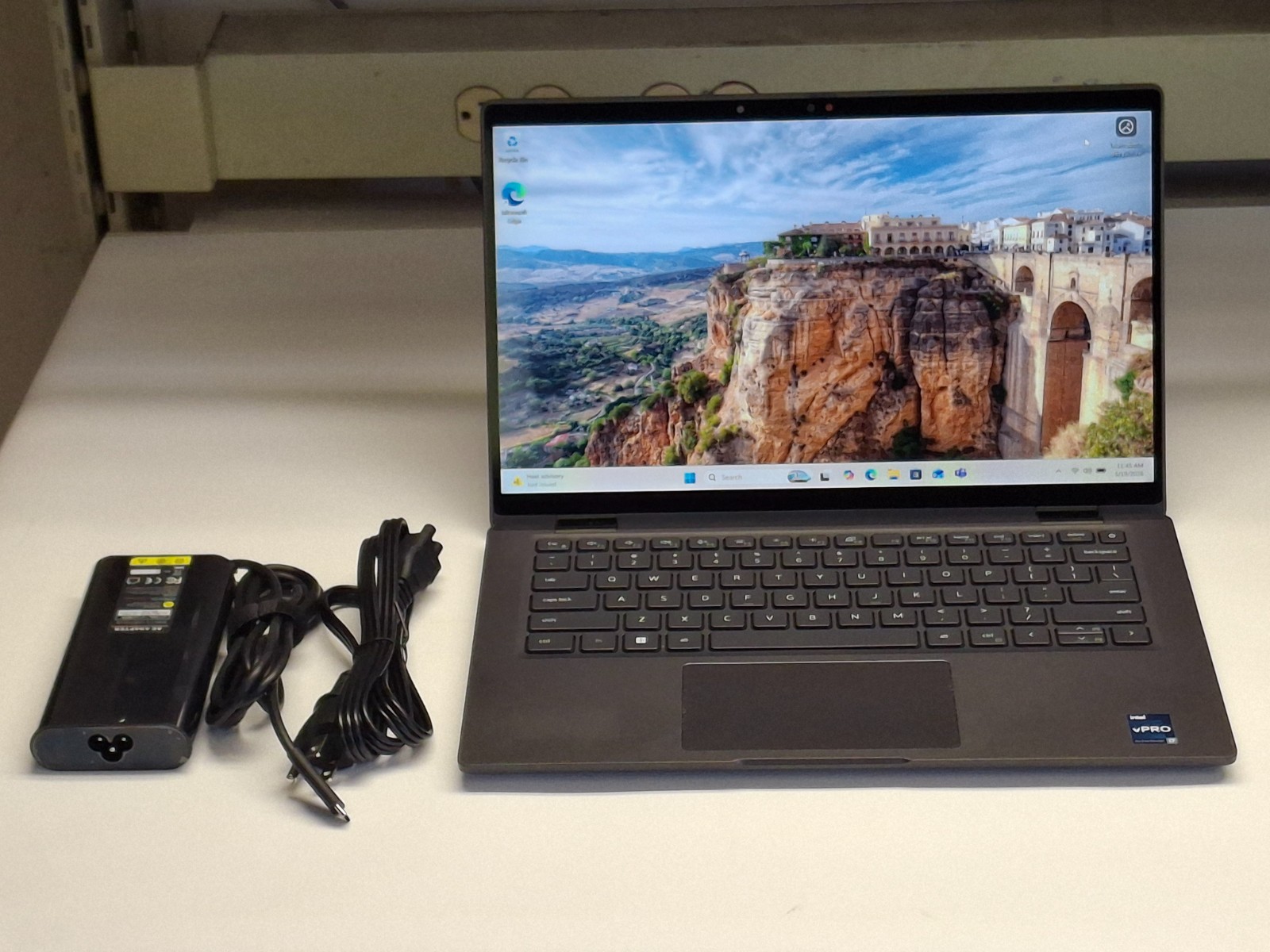 Dell Latitude 7430 Core i7-1265U 16GB Ram 256 GB NVMe Win 11 Pro 2-in-1 Touch