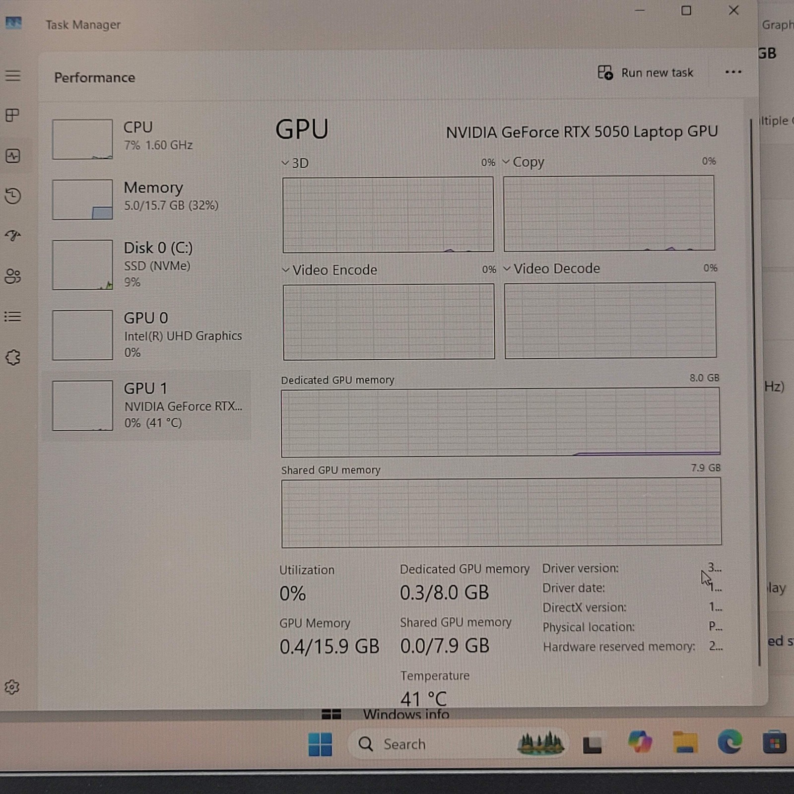 Lenovo LOQ 15 15IRX10 15.6″ i5-13450HX 2.4GHz 16GB RAM 1TB SSD GeForce RTX 5050