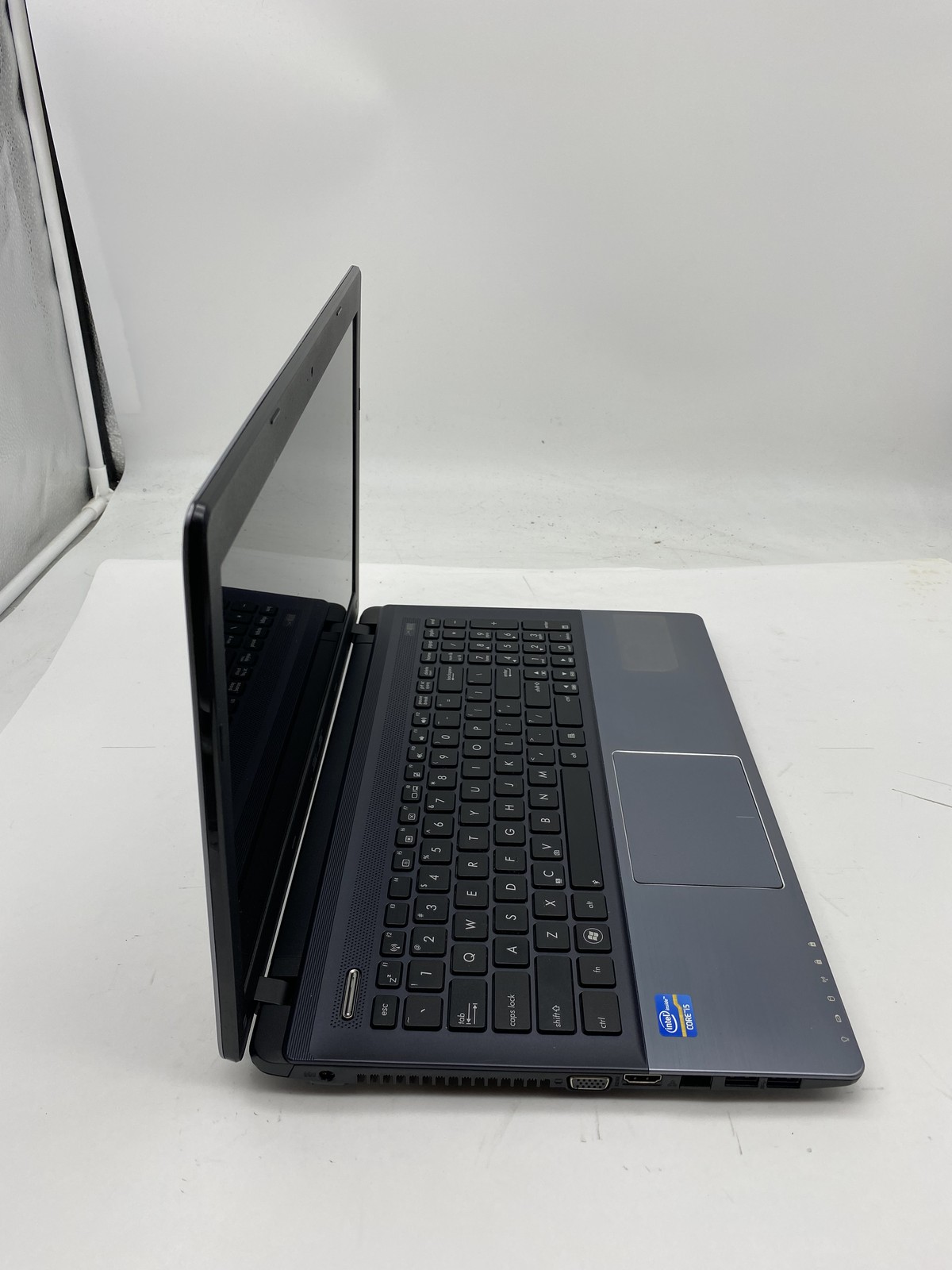 Asus U57A Laptop Intel Core i5 2450M 2.5GHz 6GB RAM 750GB HDD No OS