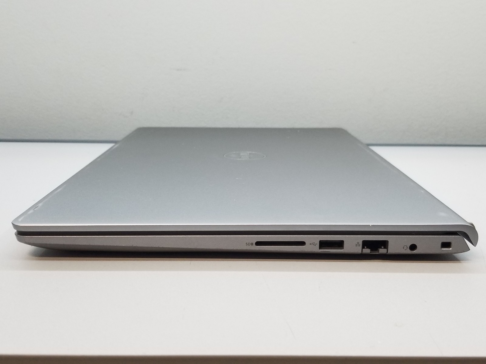 Dell Vostro 3530 15.6″ FHD i5-1335U 3.4GHz 8GB RAM 256GB NVMe Win 11 Pro WiFi BT