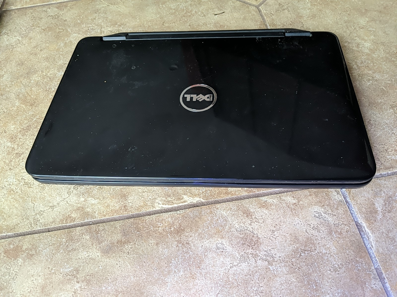 Dell Inspiron 3520 15.6″ 320GB HDD 4 GB RAM 2.4GHz i3-2370M DVD Win10 READ DESCR