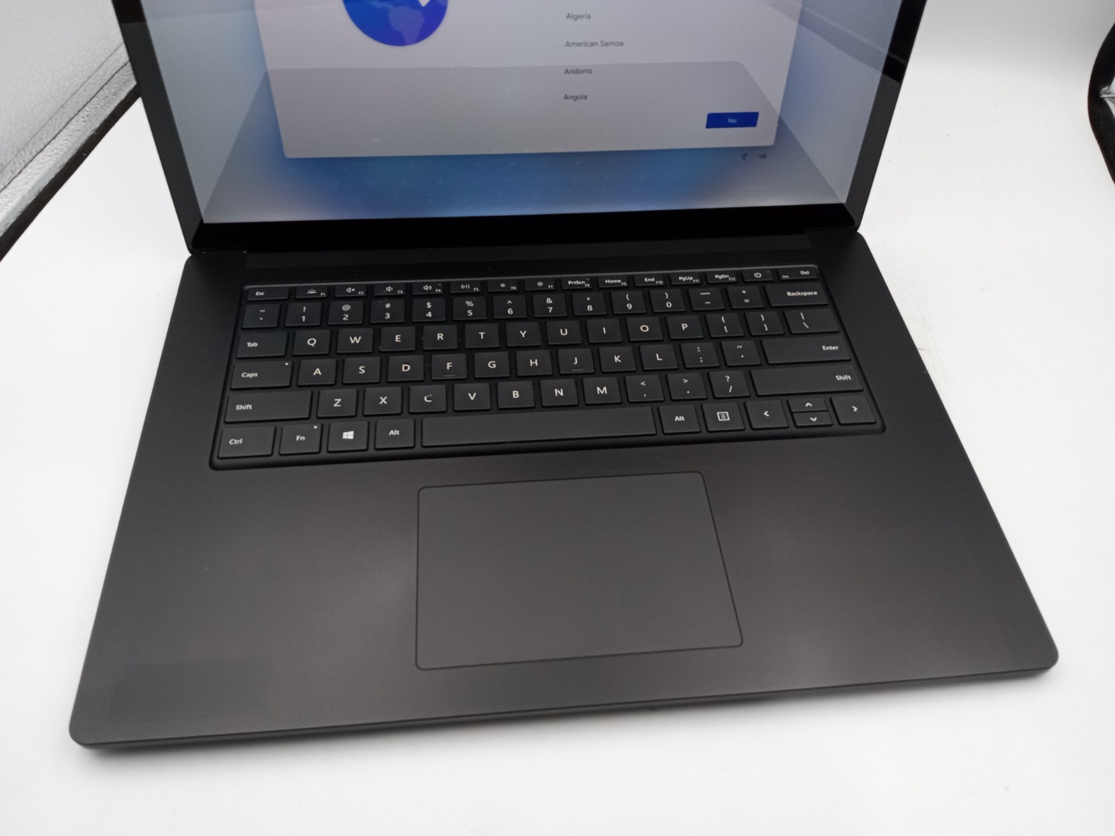 Microsoft Surface Laptop 4 1979 15″ Intel i7-1185G7 16GB 256GB Win11 *READ* -RR