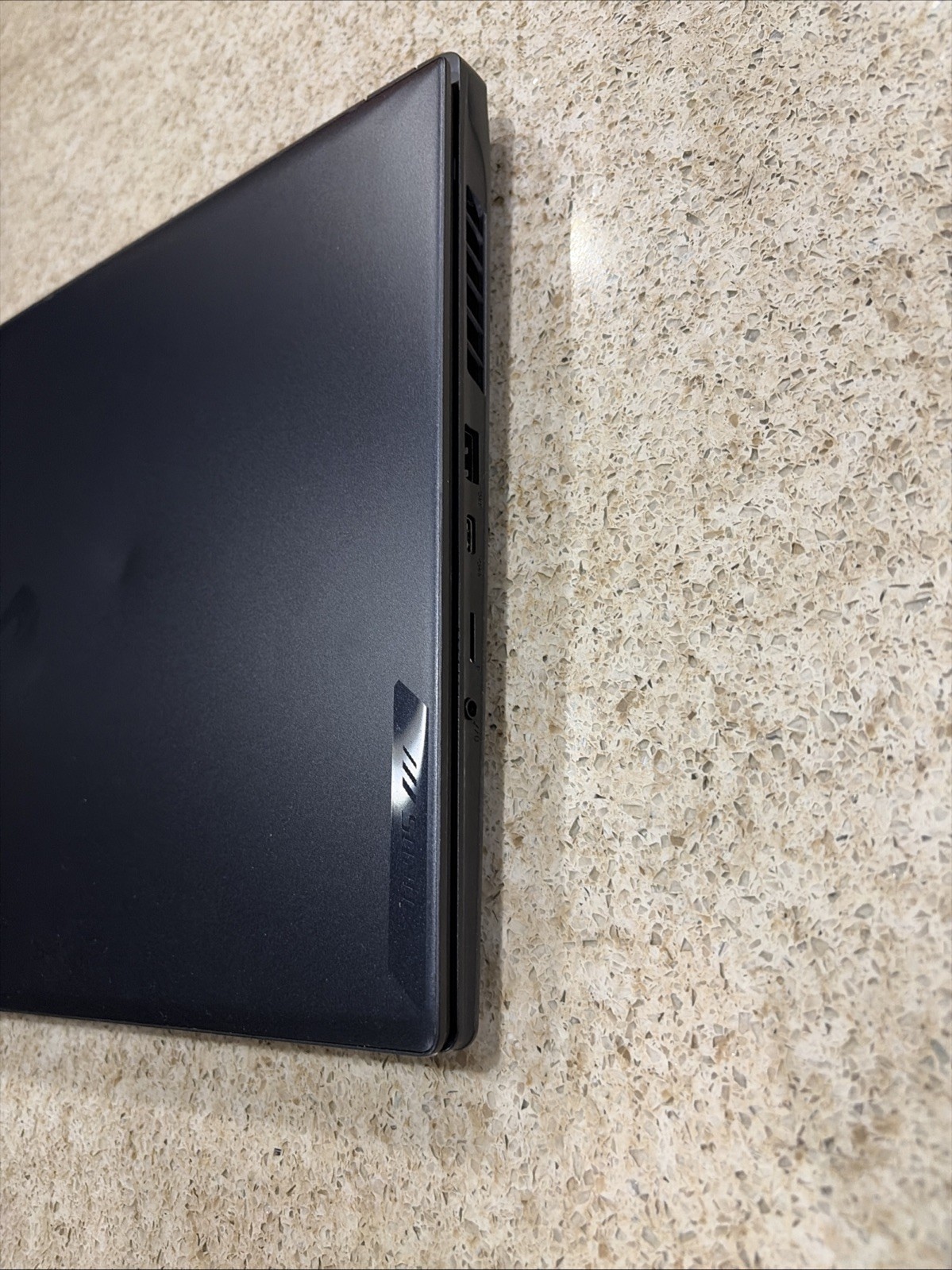 gigabyte aorus gaming laptop 16x Nvidia Rtx 4070 I7-14650HX 32GB Ram 1TB