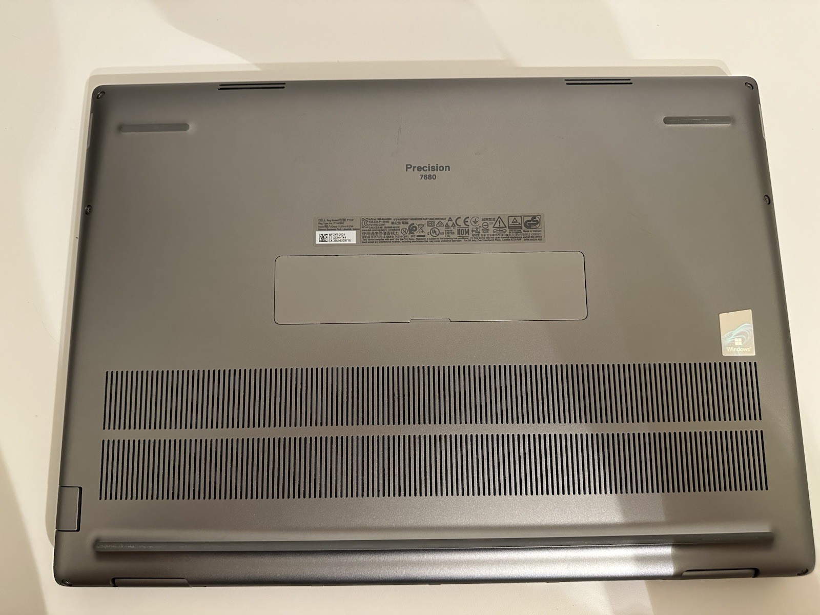 Dell Precision 7680 i7-13850HX/32GB RAM/512GB SSD RTX A1000. Excellent Condition