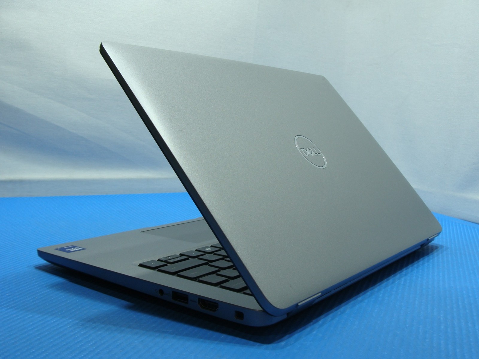 Dell Latitude 5450 14” FHD core Ultra 5 125U 3.6GHz 16GB 256GB Windows 11 Pro