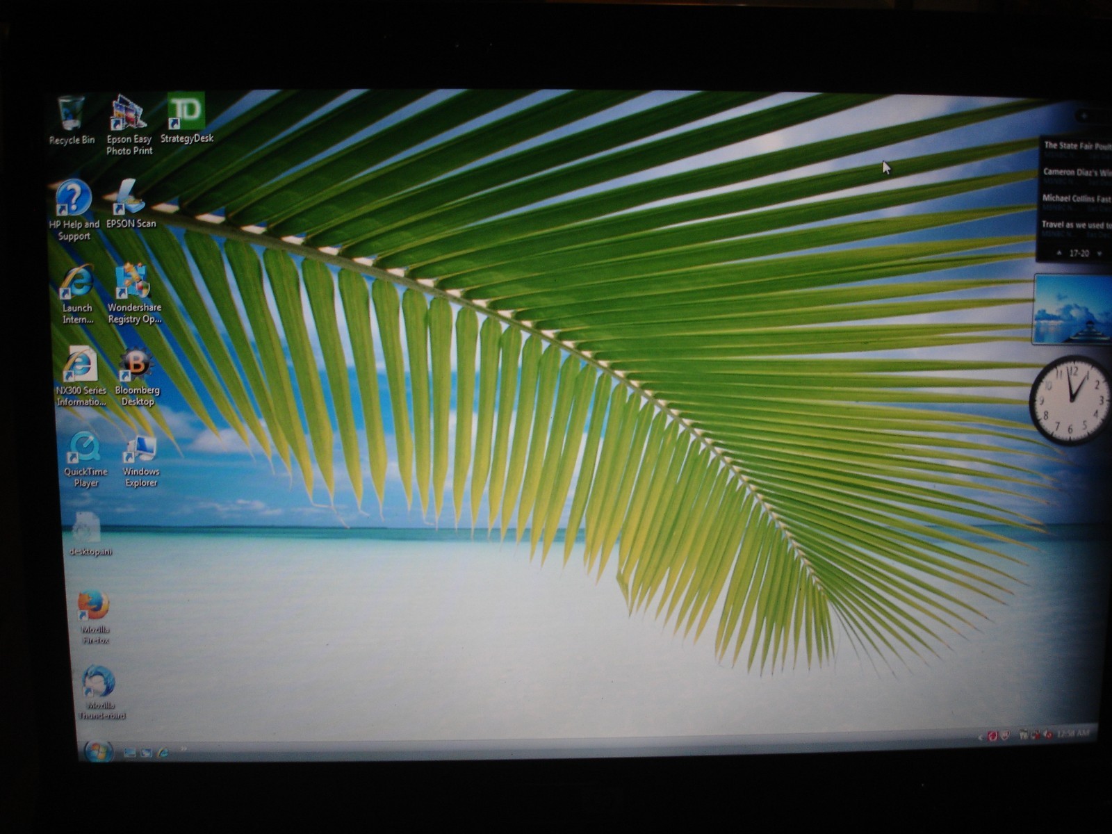 HP Pavilion DV9500 Laptop AMD Turion 64 X2 120 GB HD 2GB RAM Vista AC Adapter