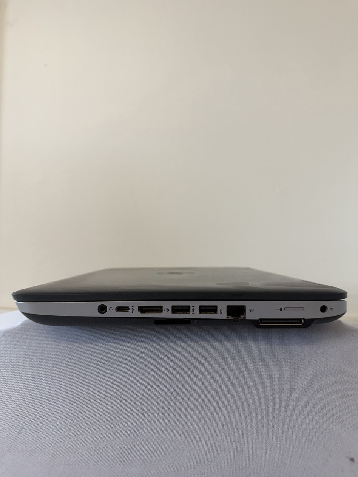 HP Probook 640 G2 Laptop – Good Screen – Intel i3-6100 – RAM 4 GB – Read Des