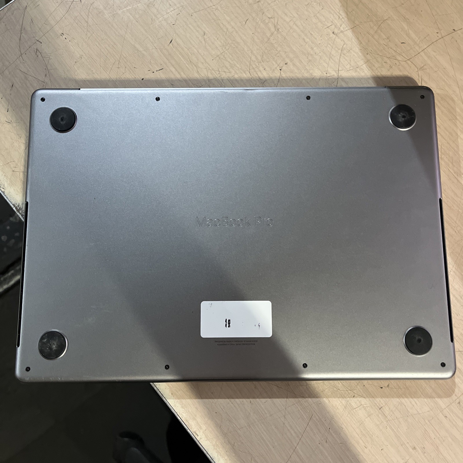 APPLE MACBOOK PRO A2918 M3 8GB RAM 512SSD