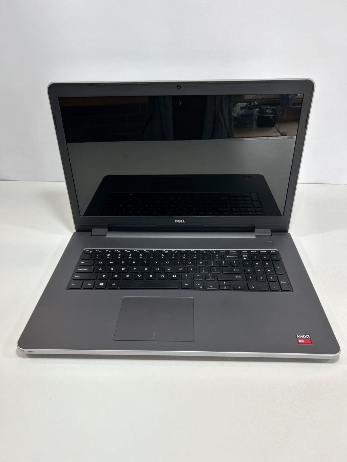 Dell Inspiron 5755 17.3″ AMD A6 7310 AMD Radeon R4 2.0GHz 16GB 256GB SSD Win11P