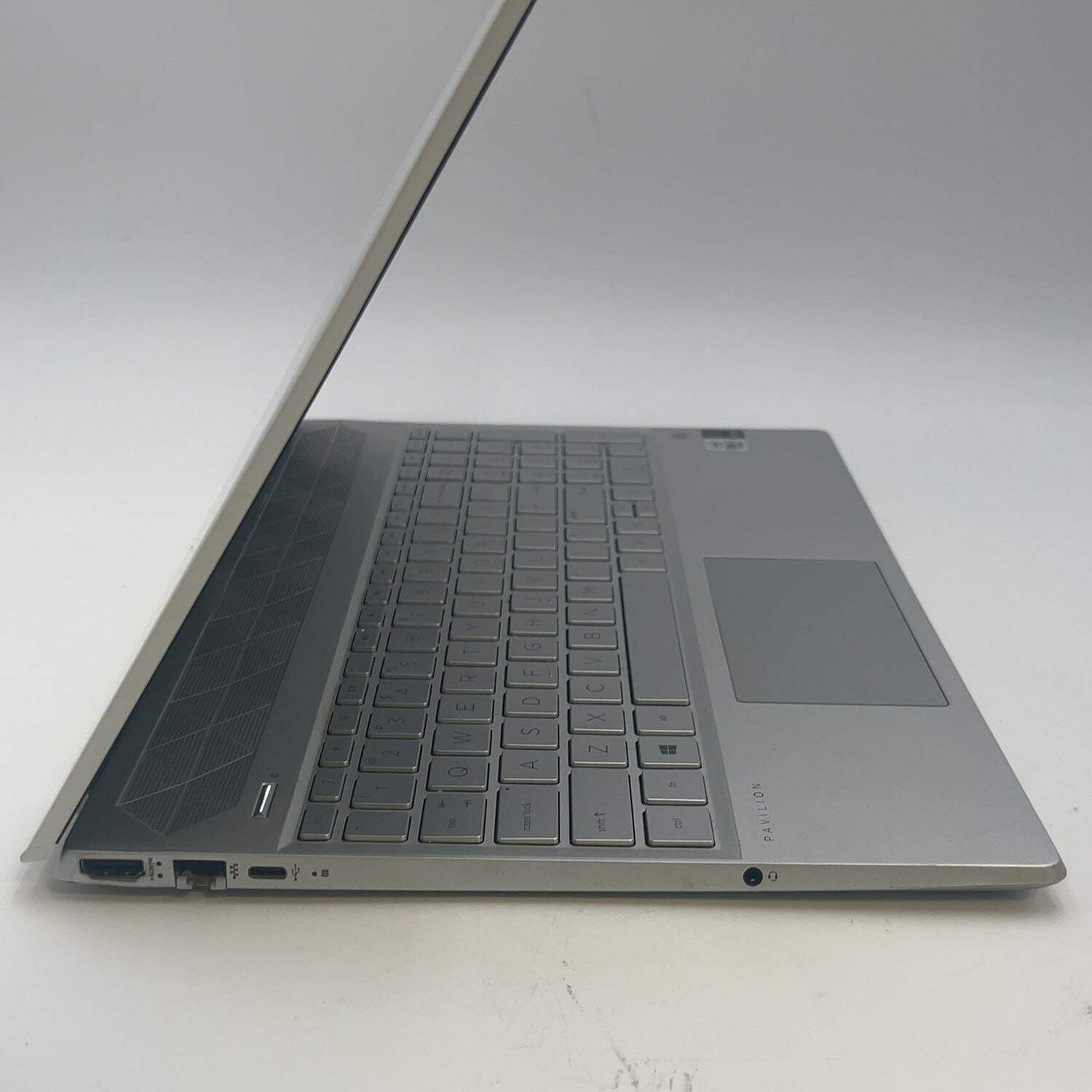 HP Pavilion 15-CS3076NR 14″ i7-1065G7 1.4GHz 8GB RAM 512GB SSD