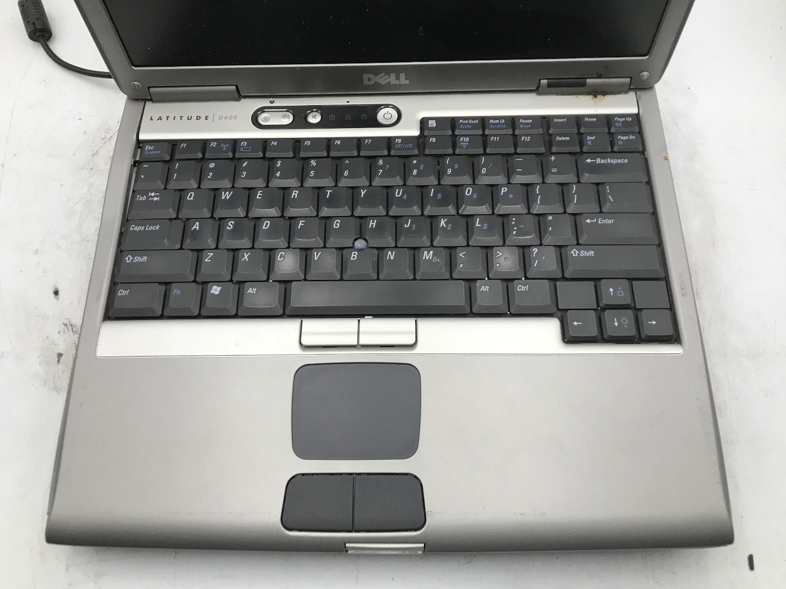 DELL LATITUDE D600 – FOR PARTS/REPAIR – INTEL PENTIUM M – 1GB RAM -READ DESC- BB