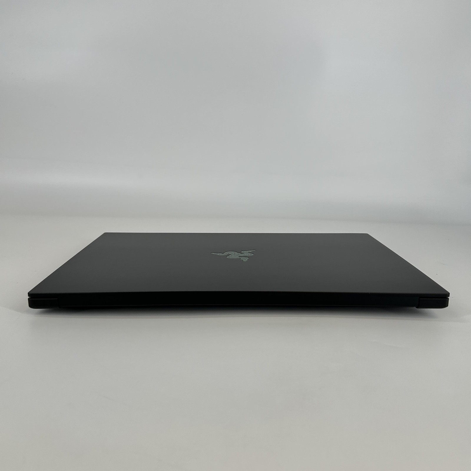 Razer Blade 16 240Hz QHD+ 2025 2.0 GHz Ryzen AI 9 HX 370 32GB 4TB/2TB RTX 5090