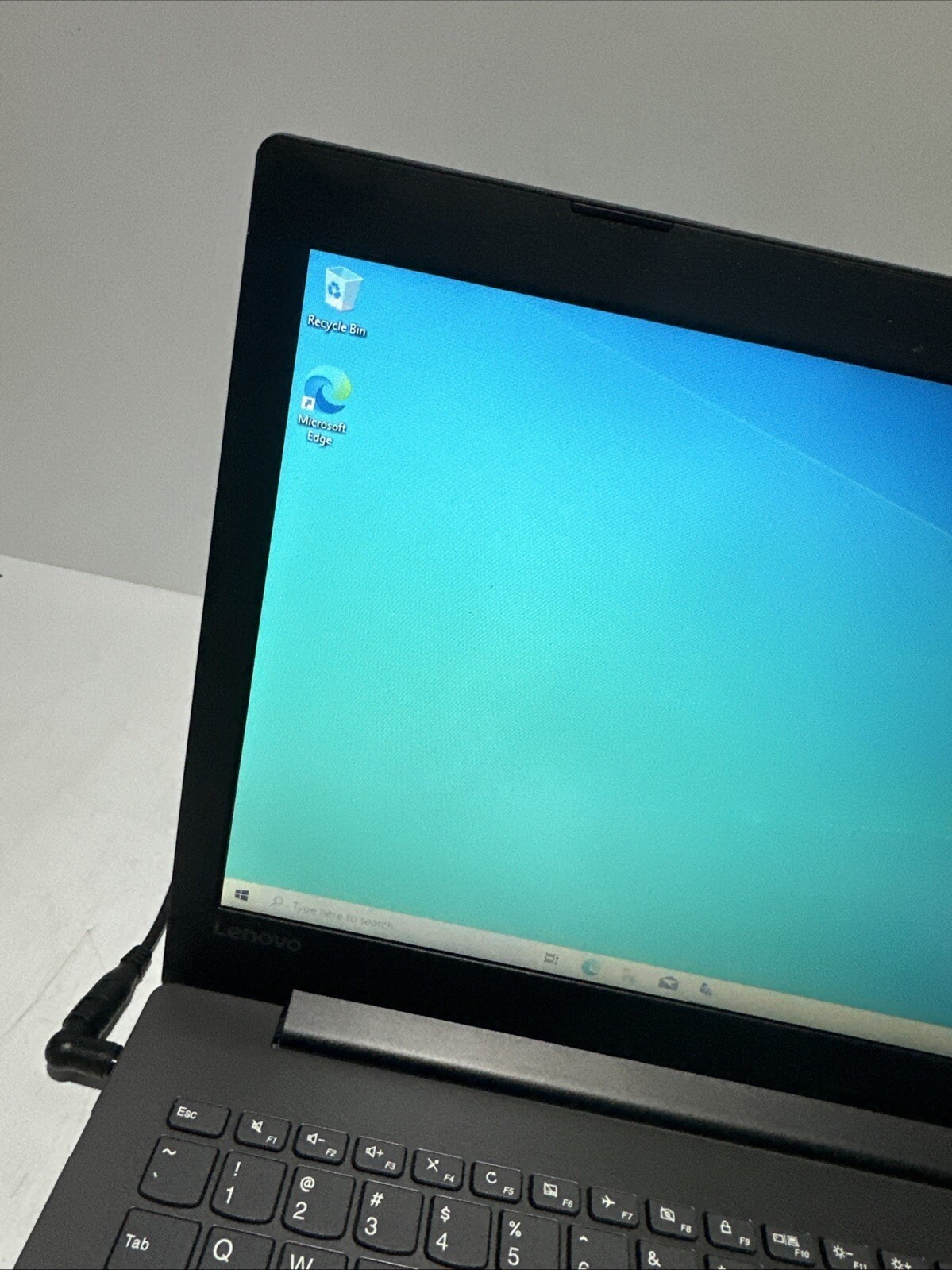 Lenovo 80XR 15″ Laptop Intel Pentium N4200 4gb Ram 1 TB HDD Windows 10 Home