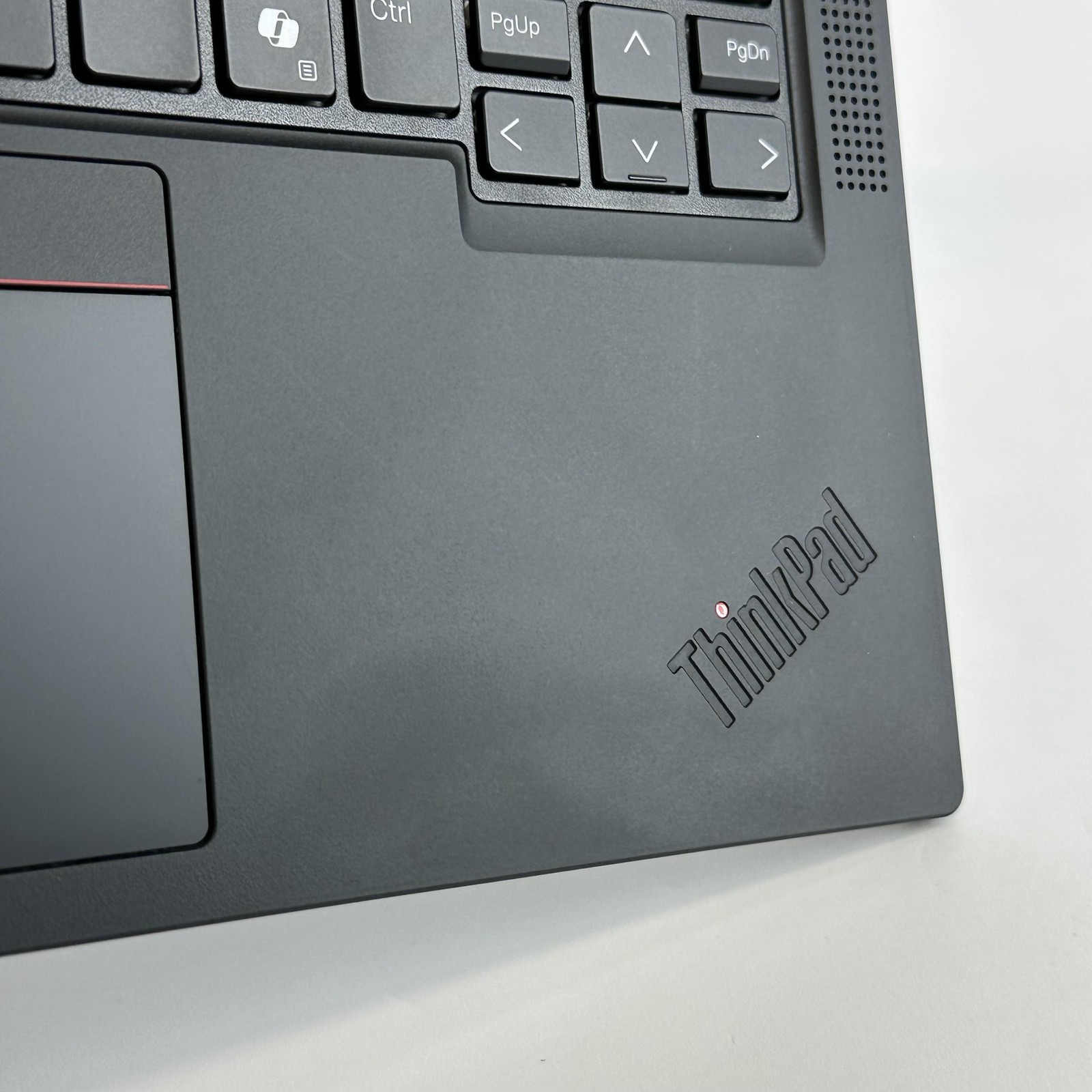 Lenovo ThinkPad P14s Gen 6 FHD+ 2.0 GHz Ryzen AI 9 HX PRO 370 64GB 1TB SSD