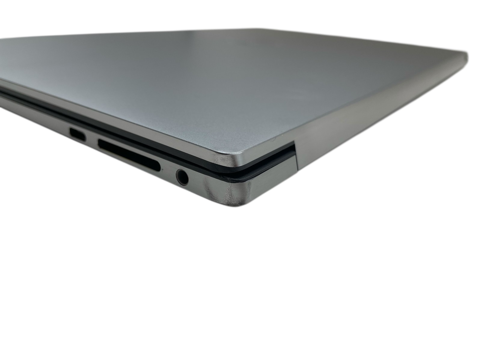 Dell Precision 5560 15.6″ i7 2.30GHz 16GB RAM 1TB SSD – Grade D