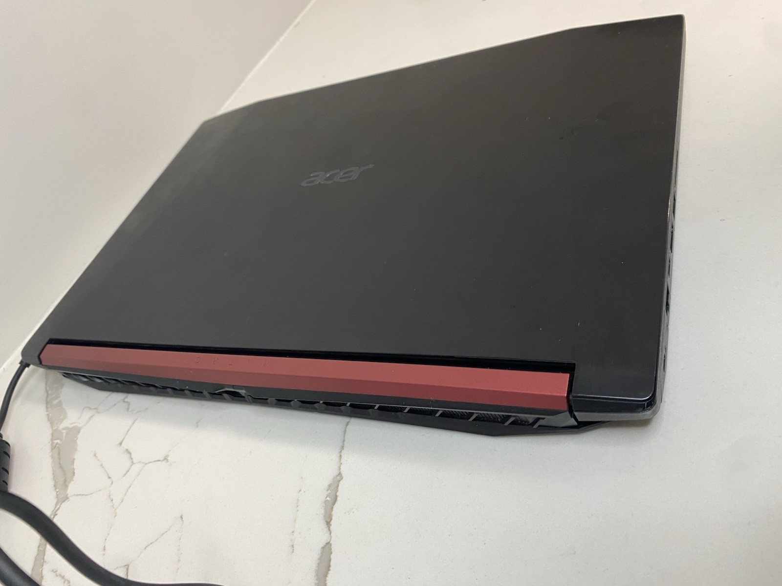 Acer NITRO 5 AN515-42 15.6 inch (AMD Ryzen 5 2500U, 2.0GHz, 8GB RAM) Read Desc