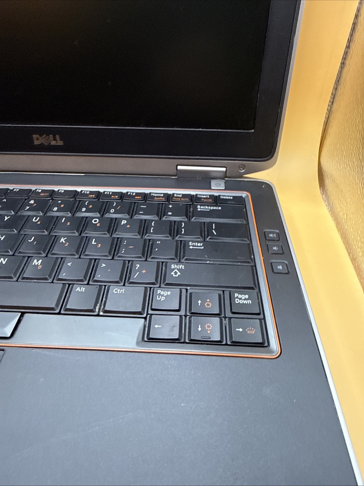 DELL LATITUDE E6320 Laptop w/ Intel Core i5-2520M 2.50 GHZ + 8 GB Parts Only