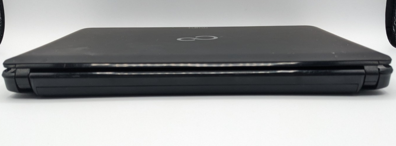Fujitsu LifeBook LH532 Intel Core i3-2350M 4GB DDR3 NO HDD/OS