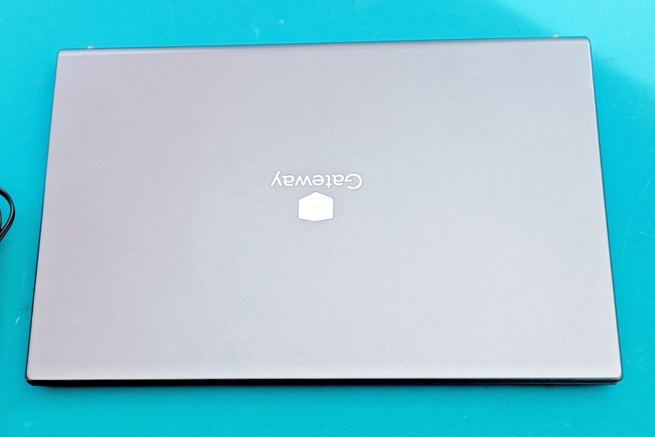 Gateway 15.6″ (128GB SSD, Intel Pentium Silver, 1.10GHz, 4GB) Laptop – Silver