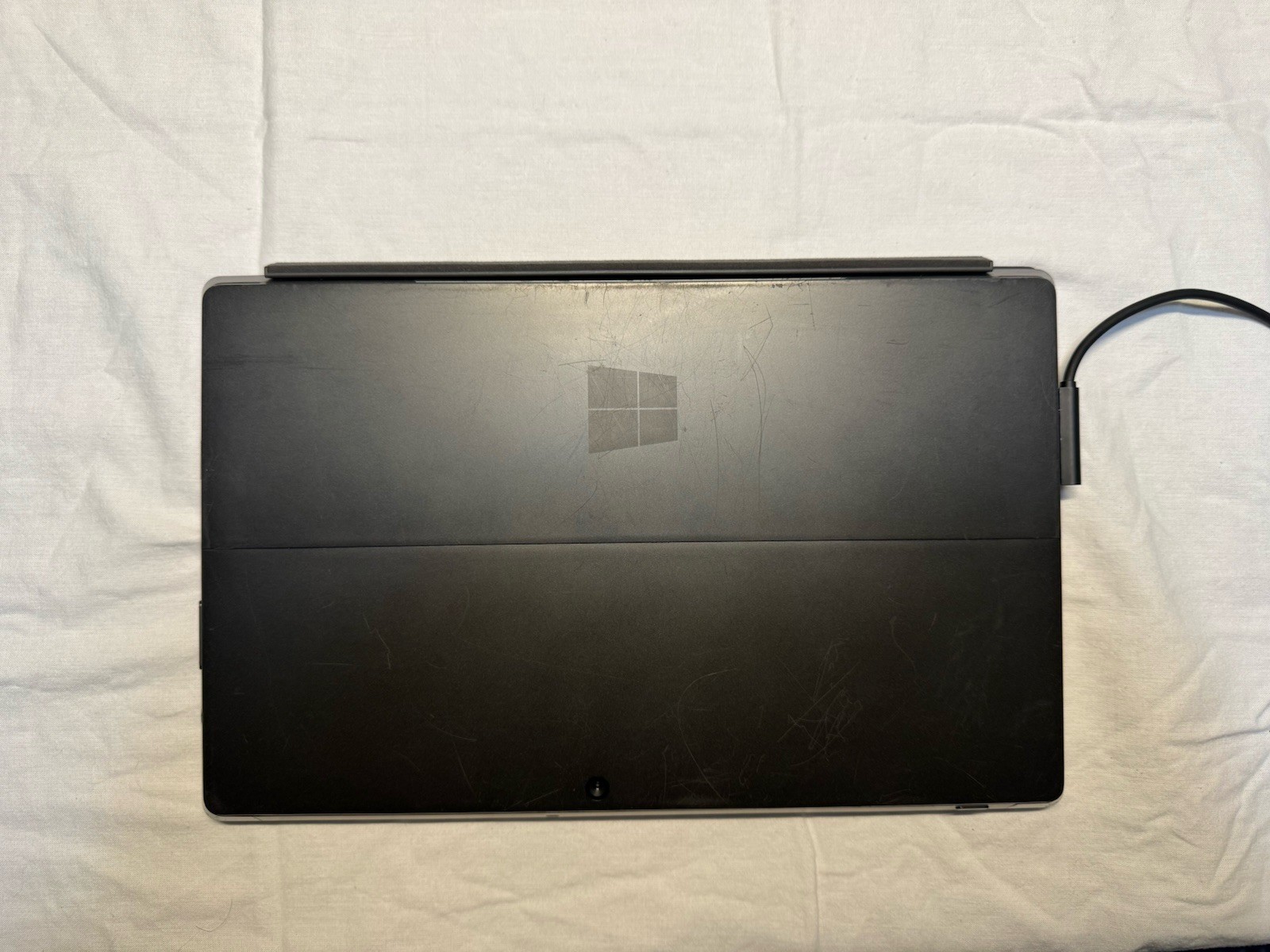 Microsoft Surface 1 i5-3317u 4GB RAM 128GB SSD Win 11 Pro Extras
