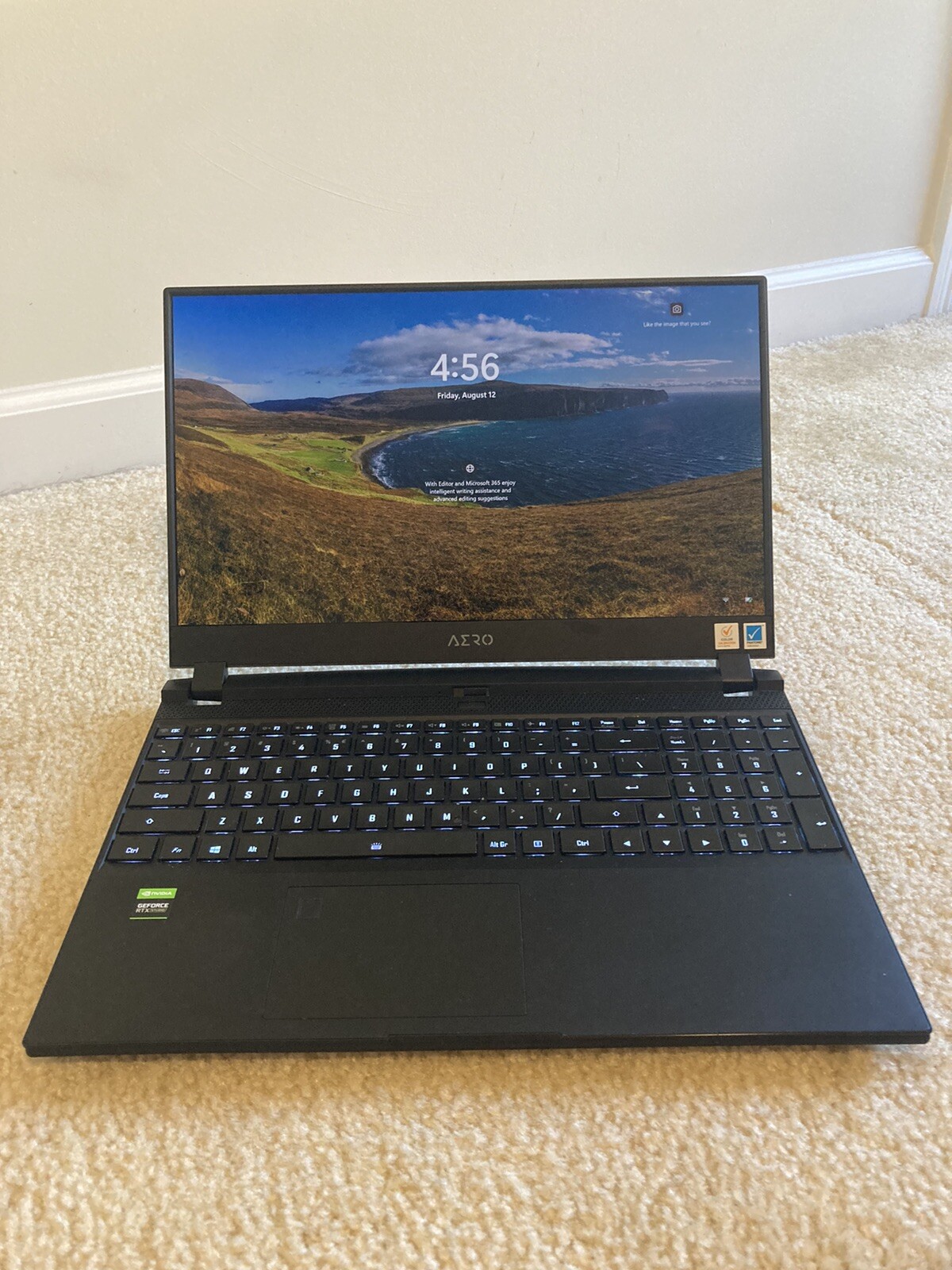 GIGABYTE AERO 15 OLED