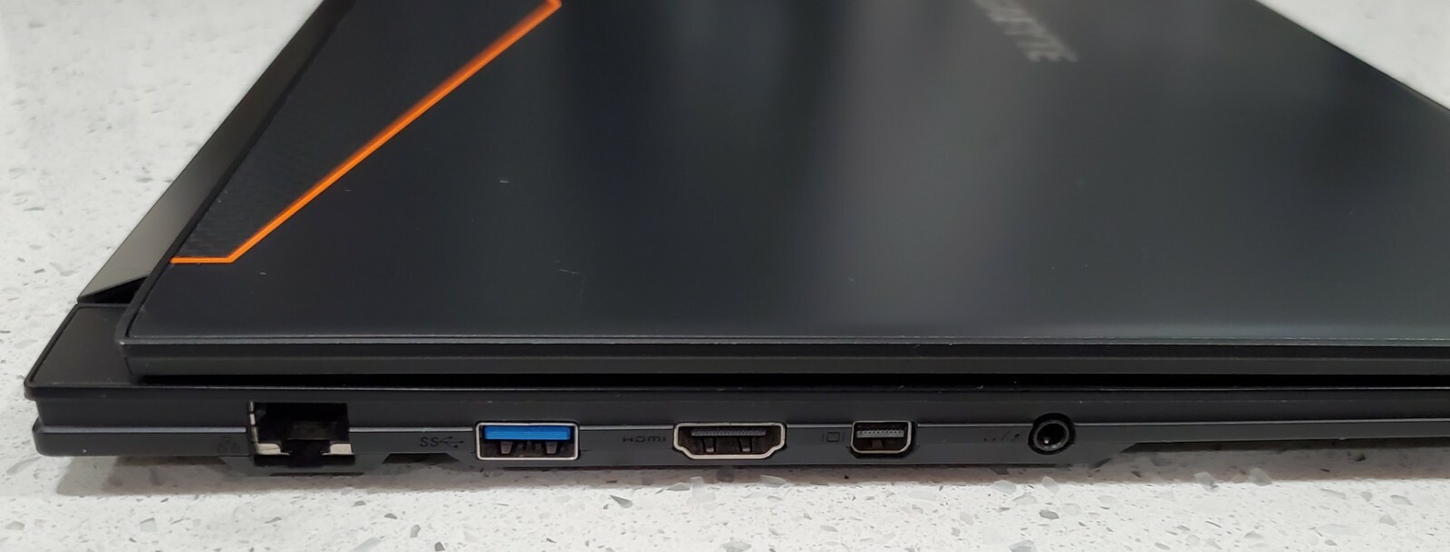 Gigabyte Aero 15 Laptop (Intel Core i7 / NVIDIA GTX 1060)