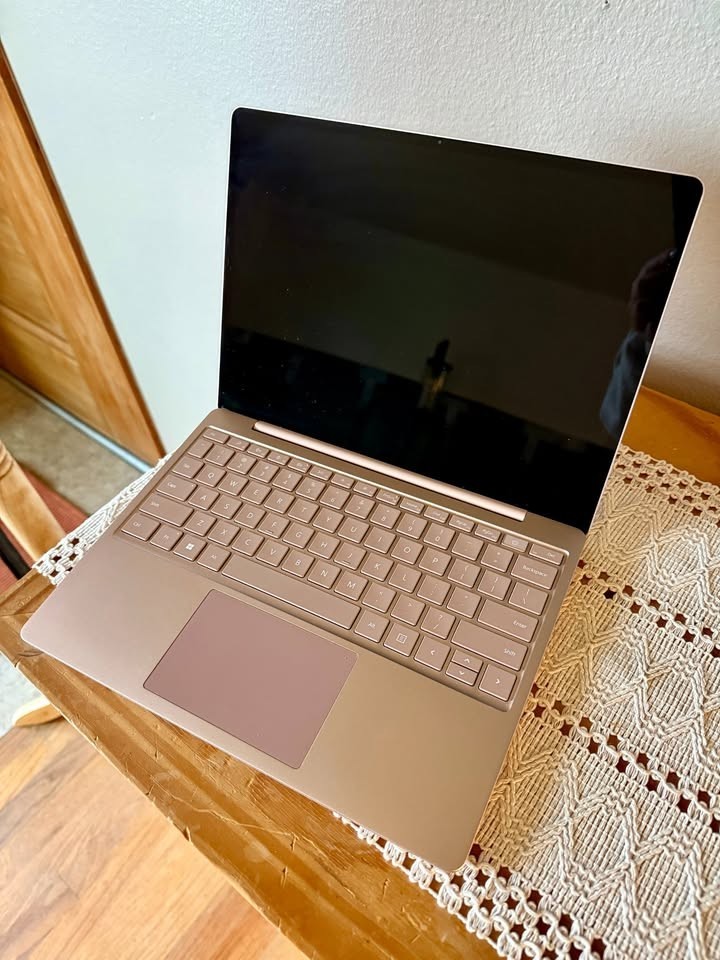 Microsoft Surface Laptop Go 3 12.4″ (256GB SSD, Intel Core i5 12th Gen., 4.40…