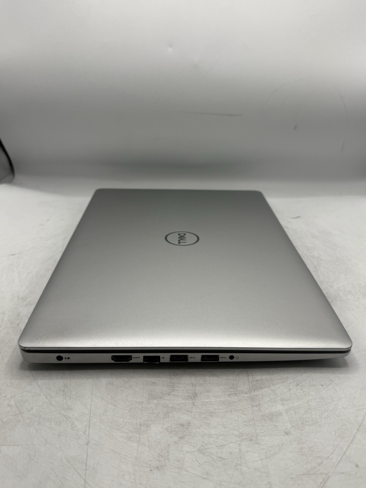 Dell Inspiron 5570 15.6” FHD Touch Intel Core i7-8550U 1.80GHz 4GB RAM READ