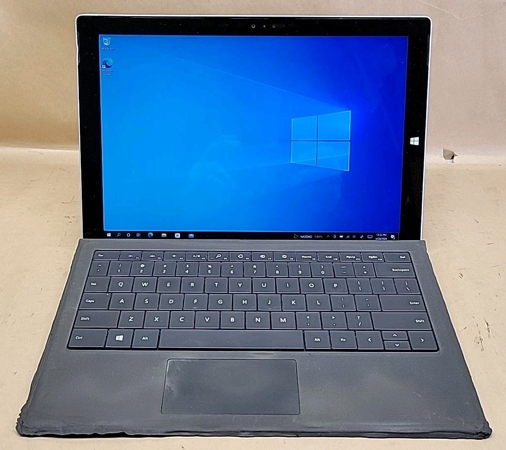 Microsoft Surface Pro 3, Intel Core i7-4650U @ 1.7GHz, 8GB RAM, 256GB SSD, W10P