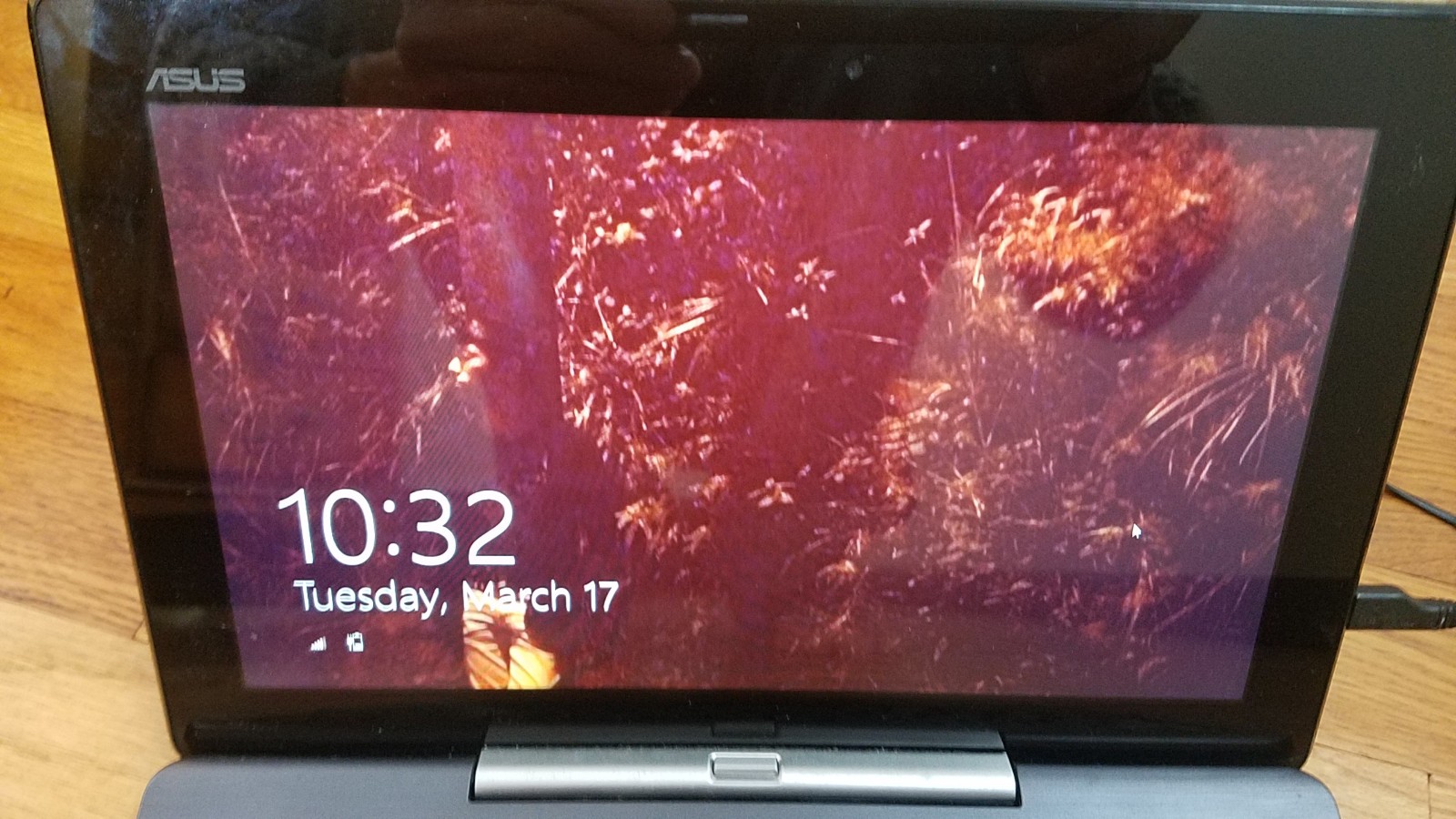 ~ CHINESE ENGLISH ASUS T100TA Intel Atom Z3720 1.33GHz 2GB RAM Win8.1 w/ Adapter