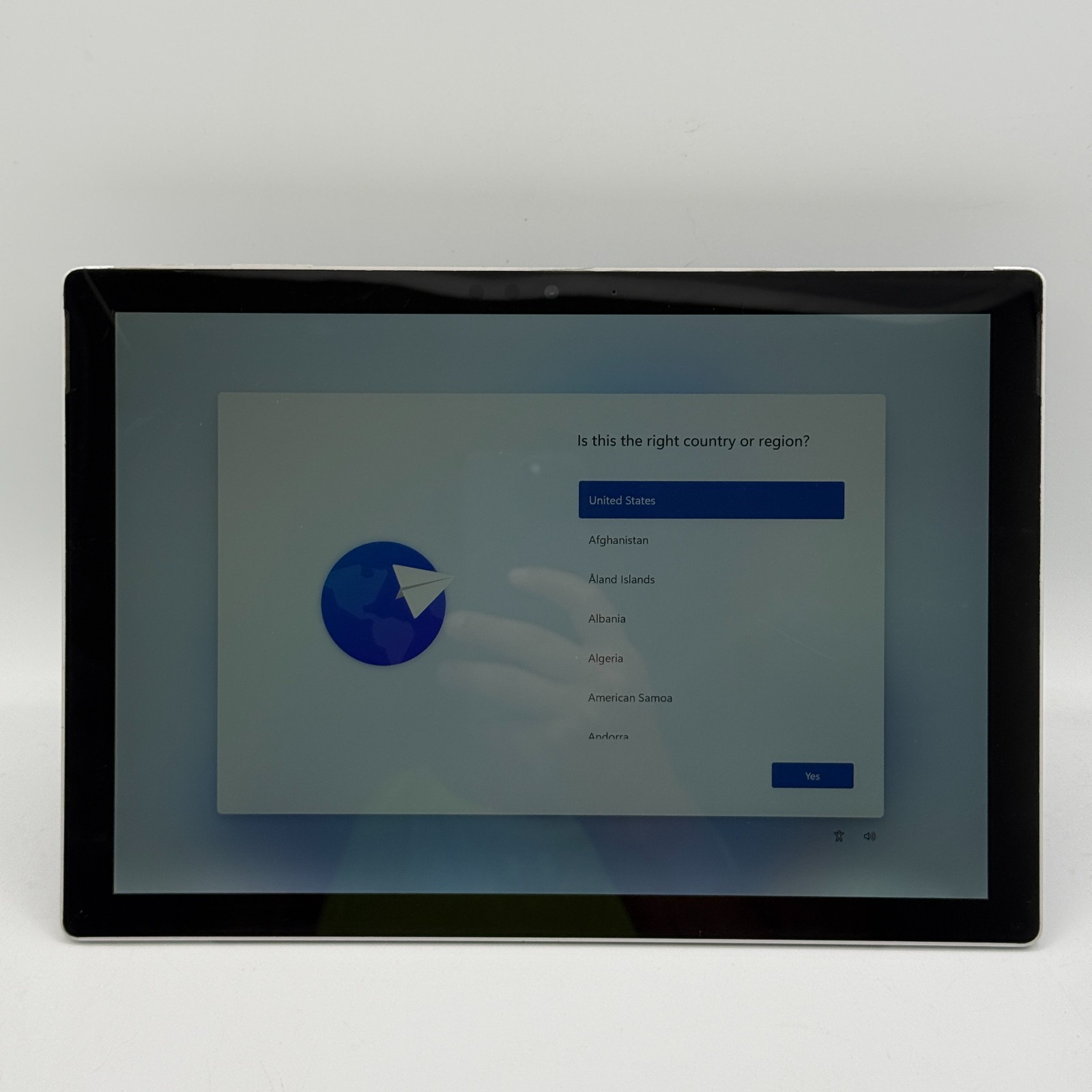 Microsoft Surface Pro 1796 i7-7660U 8GB 256GB SSD 2.50GHz Tablet Silver – C