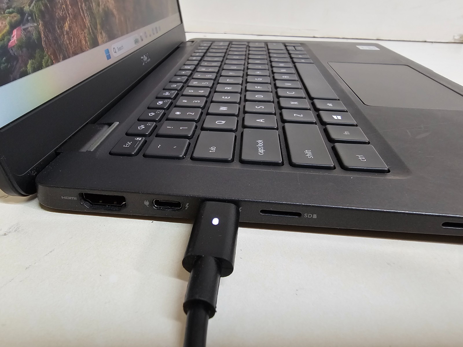 Dell Latitude 7310 Laptop – 1.7 GHz i5-10310U 16GB 512GB 13.3″ Touchscreen – SP1