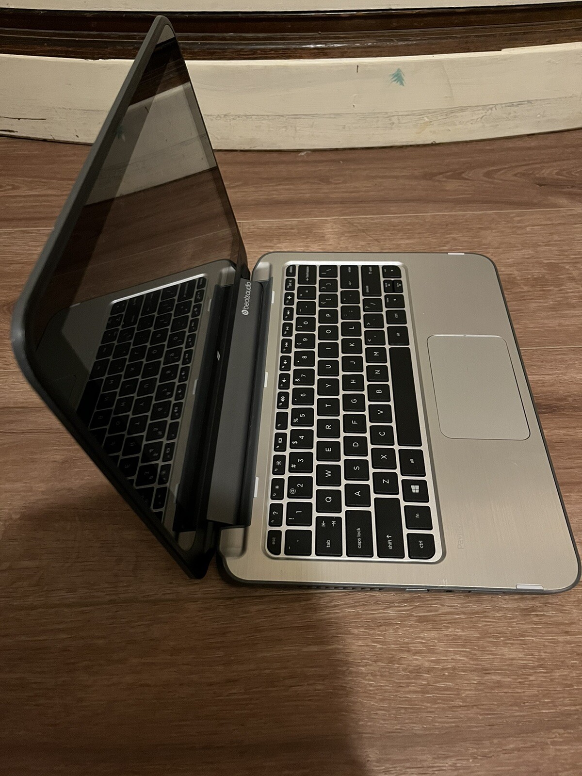 HP Pavilion 11-n010dx (FOR PARTS ONLY, BUT FIXABLE TO USE)