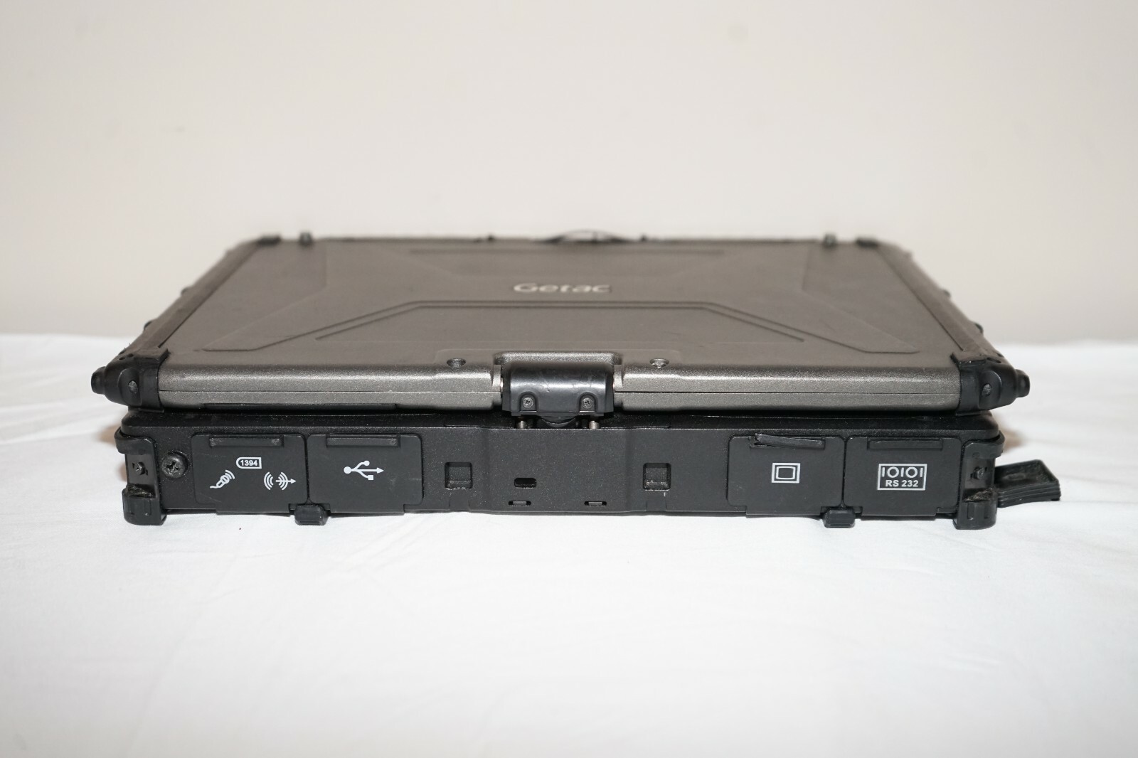 ^ Getac V200-G2 Intel Core i7-3520M @ 2.90GHz 4GB Ram 500GB HD No OS #C1263