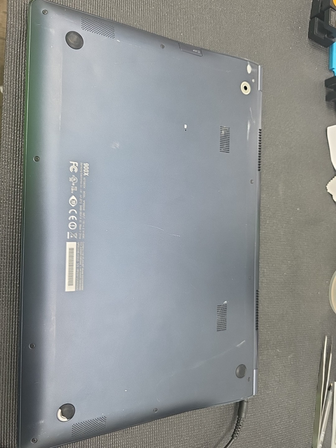 Samsung 900x 2012