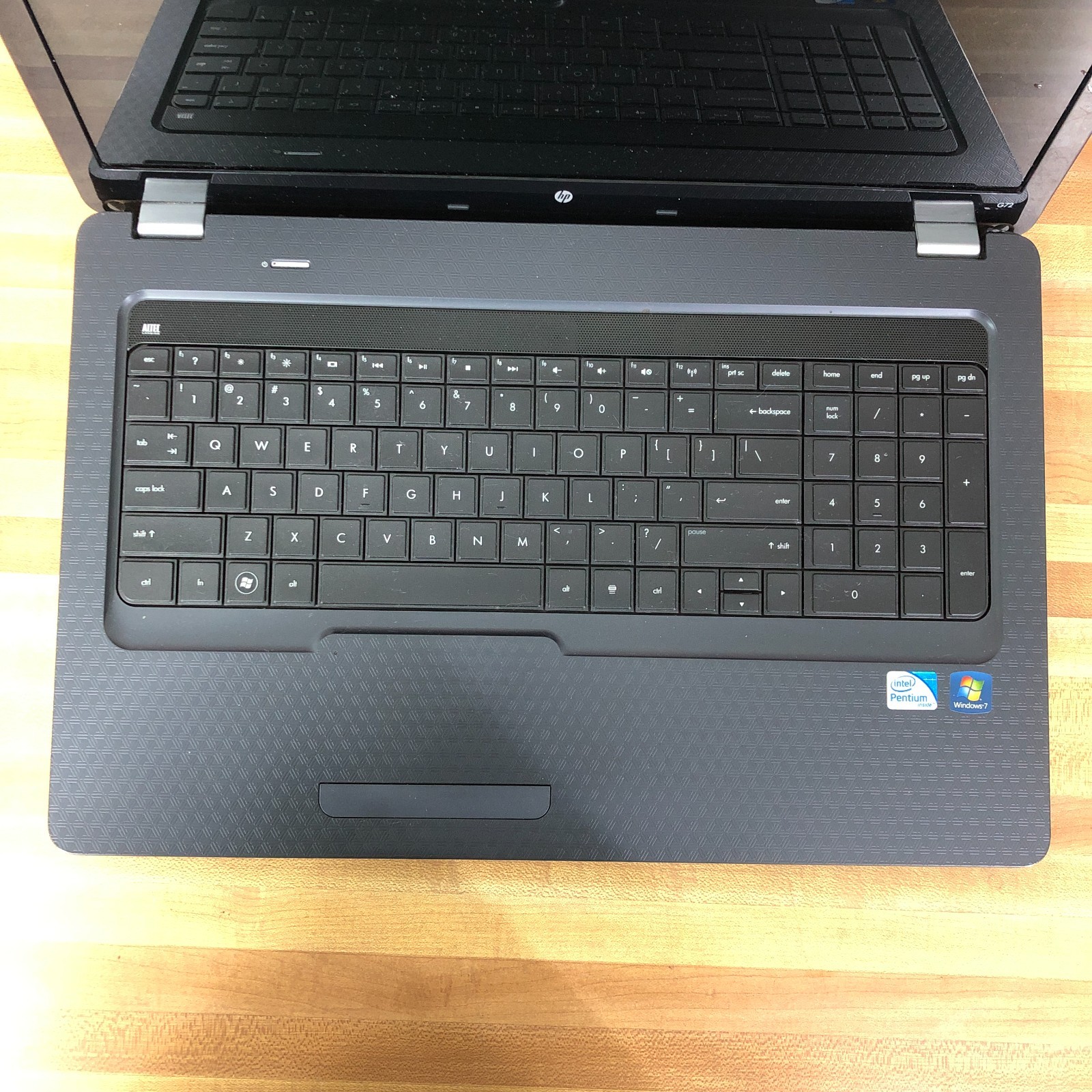 HP Pavilion g7 Retro Gaming Laptop Computer AMD Phenom 2.6GHz 4GB RAM (Windows7)