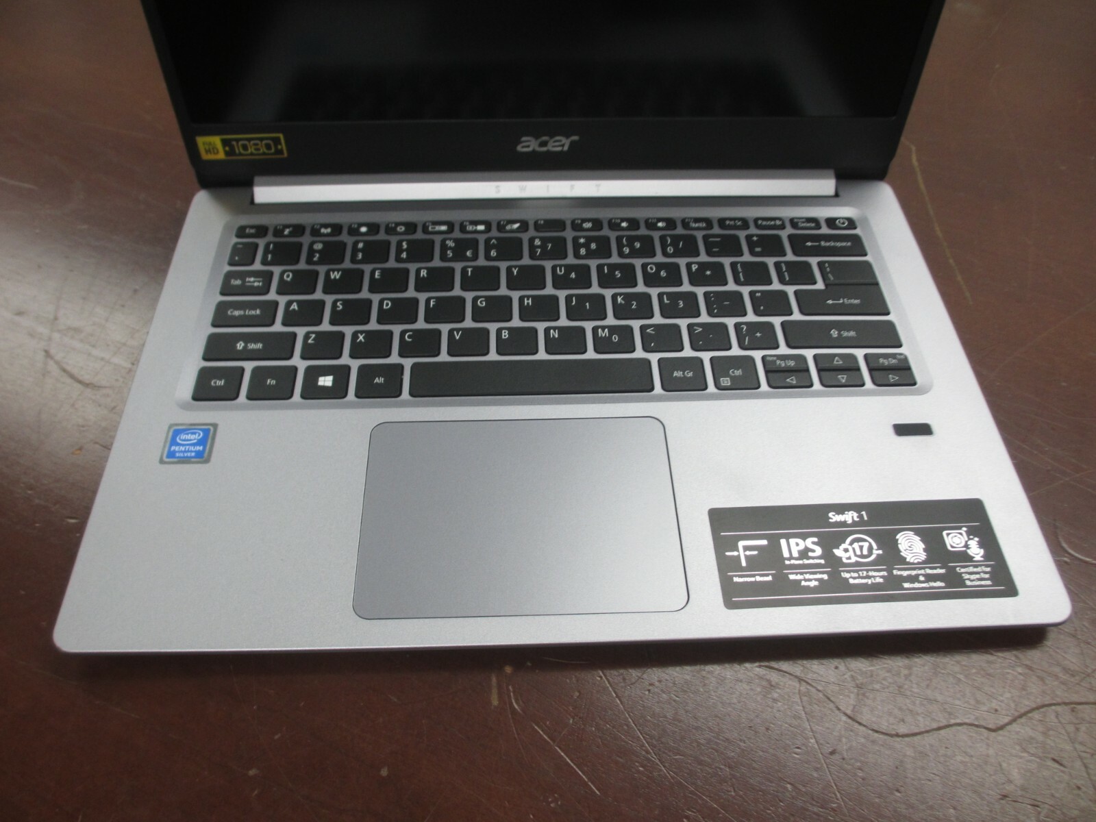 Acer Swift 1 14″ SF114-32 Intel Pentium 1.10Ghz 4GB 64GB Laptop *see pictures*
