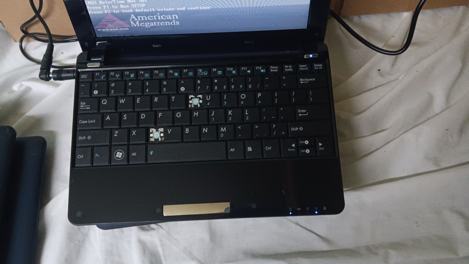 Lot of 6 ASUS EEe PC Mini Netbooks Laptops Intel Atom 1.6 GHz 160 GB HD Linux OS