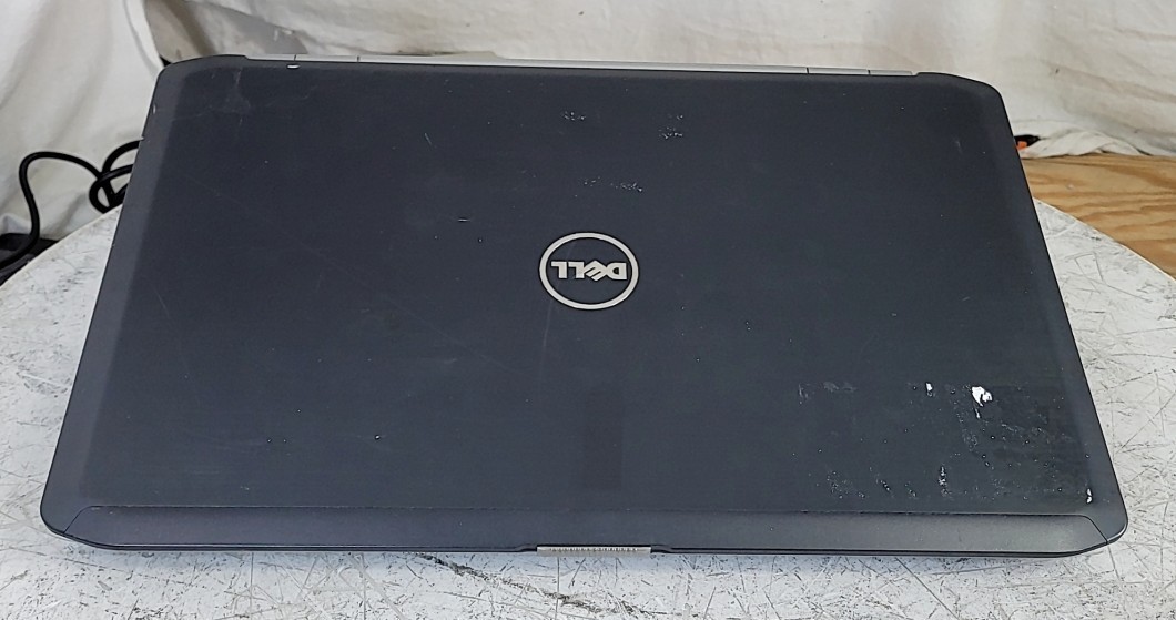 DELL LATITUDE E5520 Laptop Core I5-2520M 3GB 250GB SEE NOTES