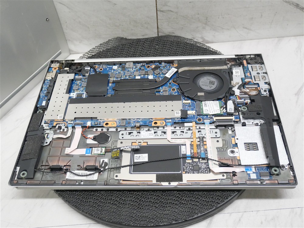 HP ELITEBOOK 840 G7 14″ Laptop i7-10610 16GB DDR4 1920 X 1080 w/ AC Adapter!
