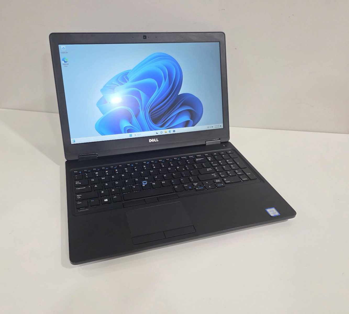 Dell Latitude 5580 i5-6440HQ 8GB 128GB SSD FHD Webcam Windows 11 Laptop